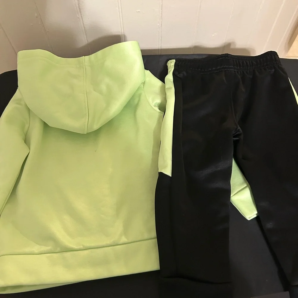 Two Piece Puma Neon Green & Black Jogging Set/2T/EUC - Picture 2 of 3